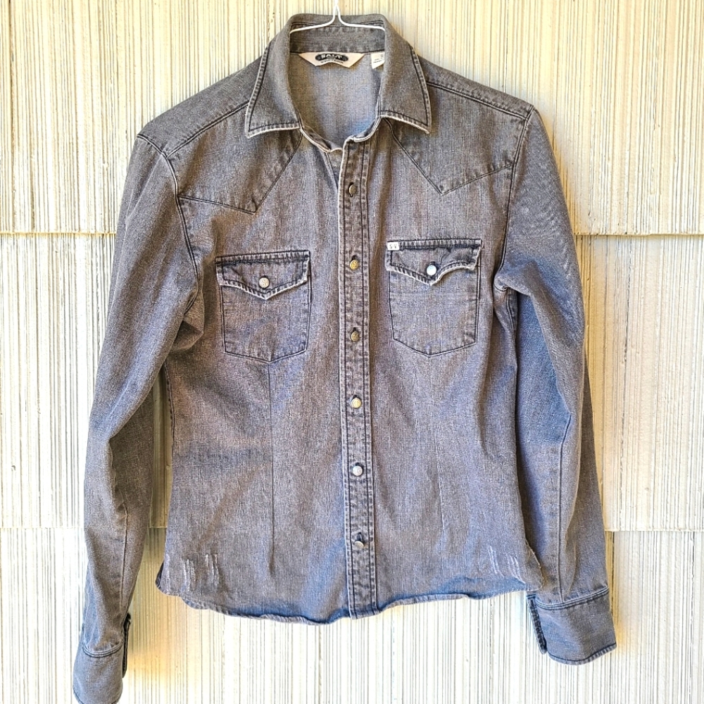 Vintage-Inspired Gray Denim Button-Down Shirt